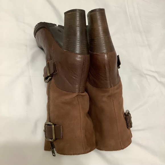 Vintage Romanian heels leather boots 7.5 - Picture 10 of 12